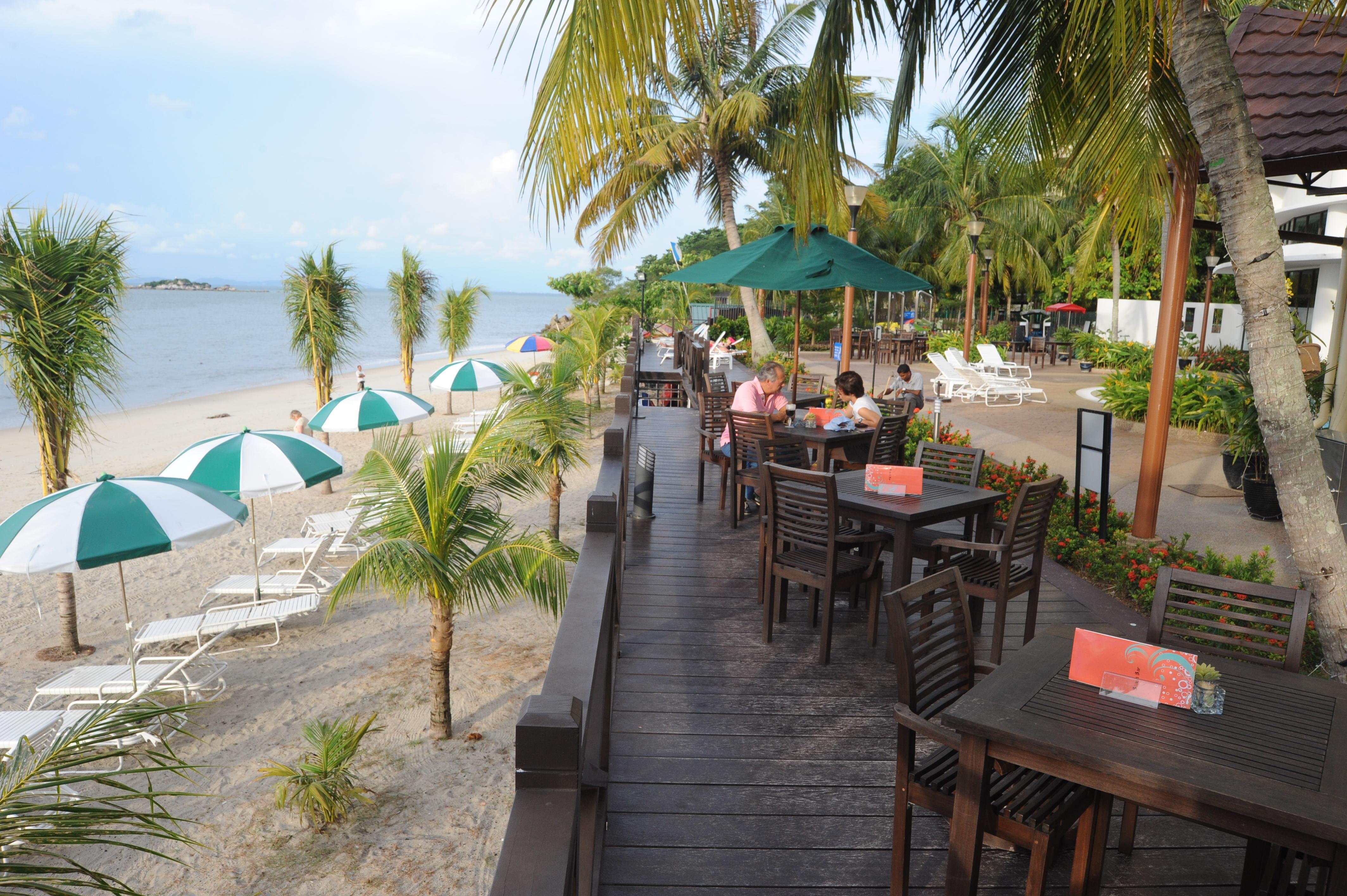 Flamingo Hotel By The Beach, Penang Tanjung Bungah  Bagian luar foto